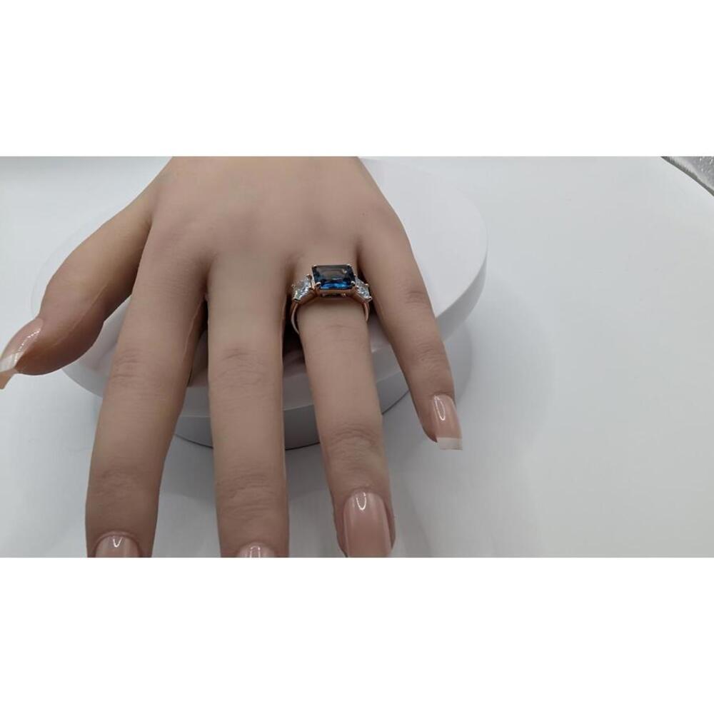 Elegant Blue Gemstone Ring with Side Stones Size 7 - Picture 9 of 9